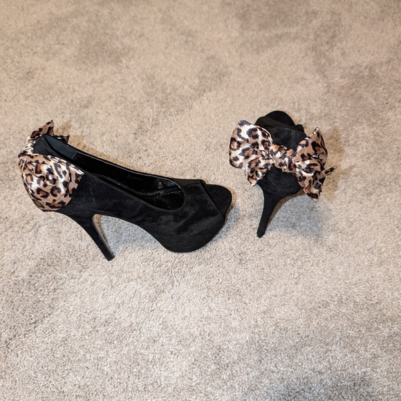 Shoe Dazzle Black Peep-Toe Heels with Leopard Accent - Picture 3 of 5